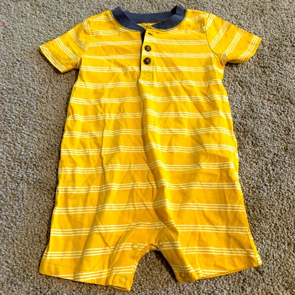 Brand new outfit - Picture 1 of 2